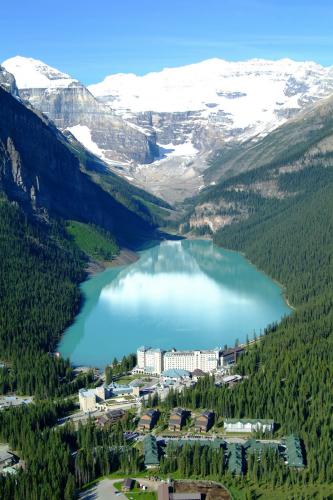 Lake Louise et Chateau Lake Louise- Banff National Park - Vredit photo Travel Alberta